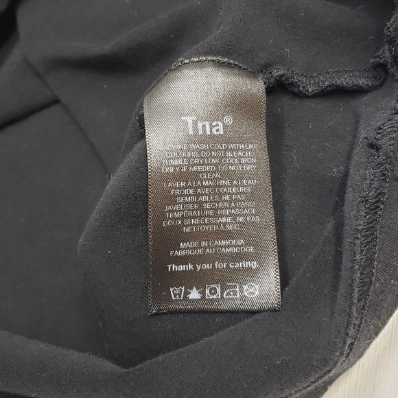 Tna Aritzia Black Women's Basic Cropped Tank Top Size Large Casual Athleisure - Picture 7 of 11